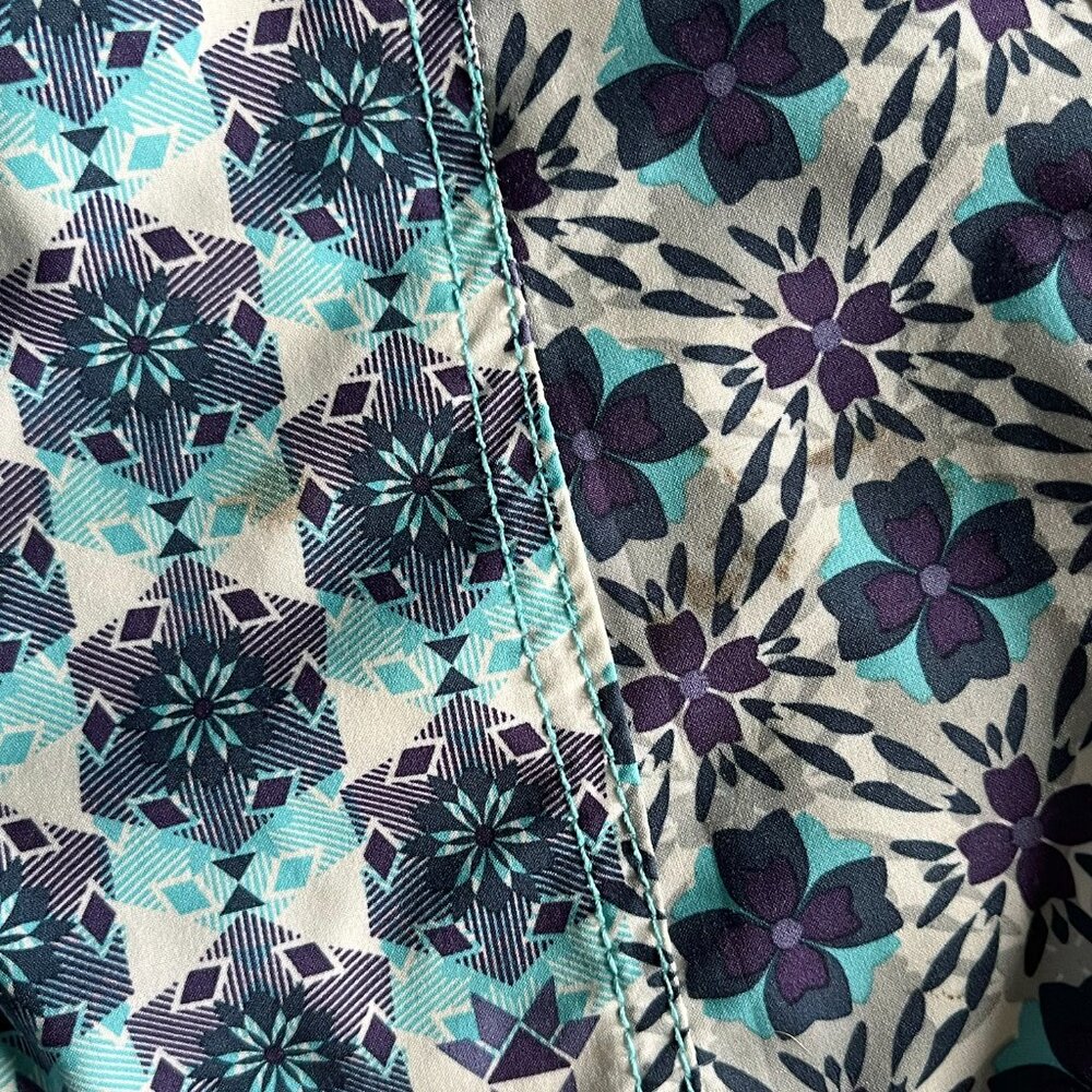 Athleta geo pattern twirl skort stains 6 - Picture 16 of 16